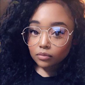 Meet your Posher, Tierra